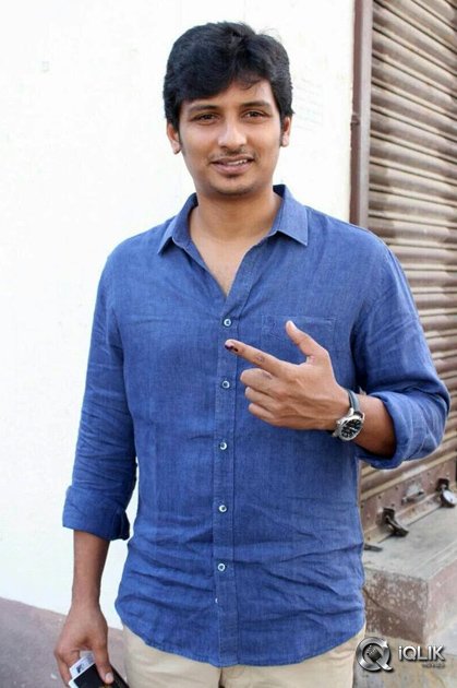 Celebrities-Cast-Vote-in-TN-Elections